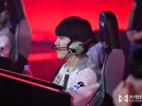 一竞技电子- rookie太强了 