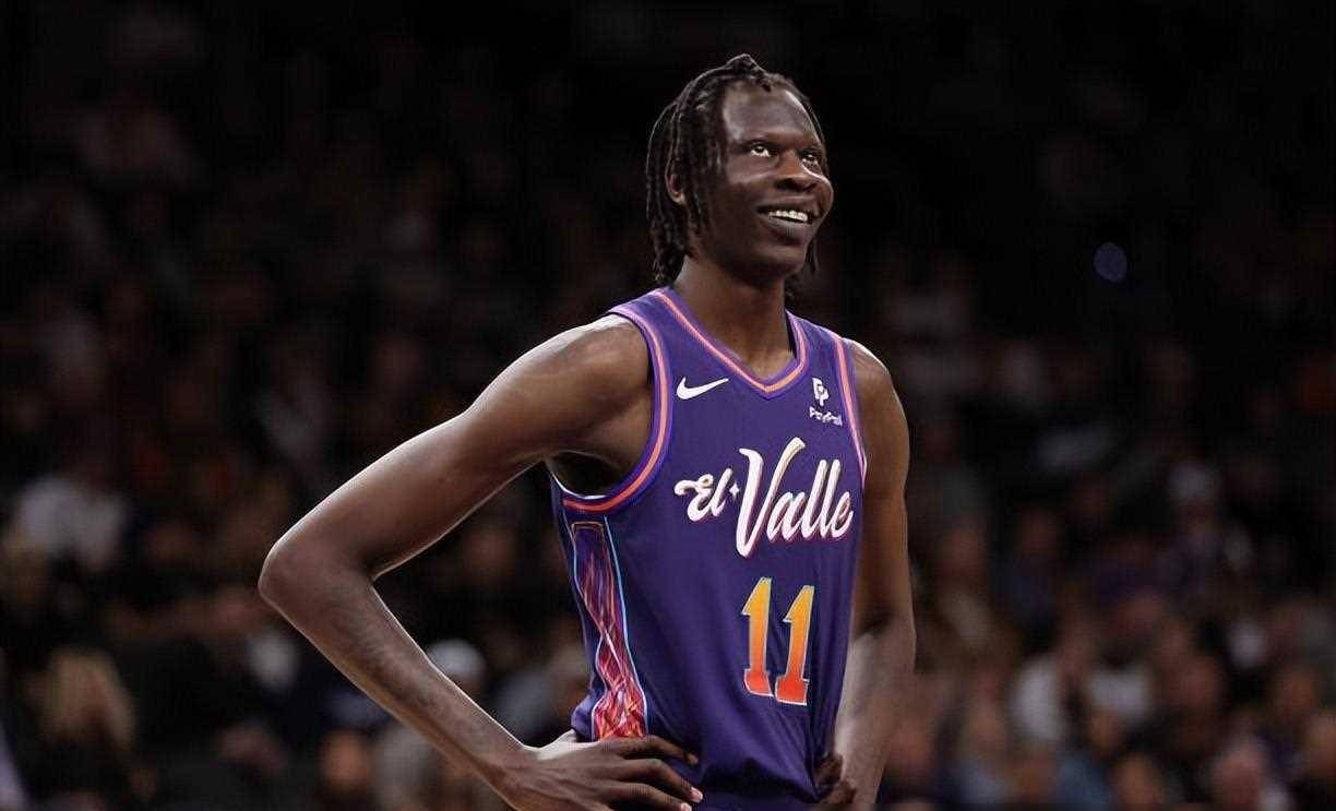 包含犹他爵士迎亚冠关键赛，冲刺阶段更衣室发声，媒体盛赞，年轻球员得到机会的词条