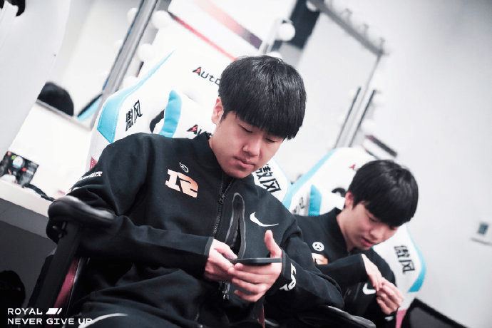 包含Uzi关键节点大胜，MAD带队取胜！的词条