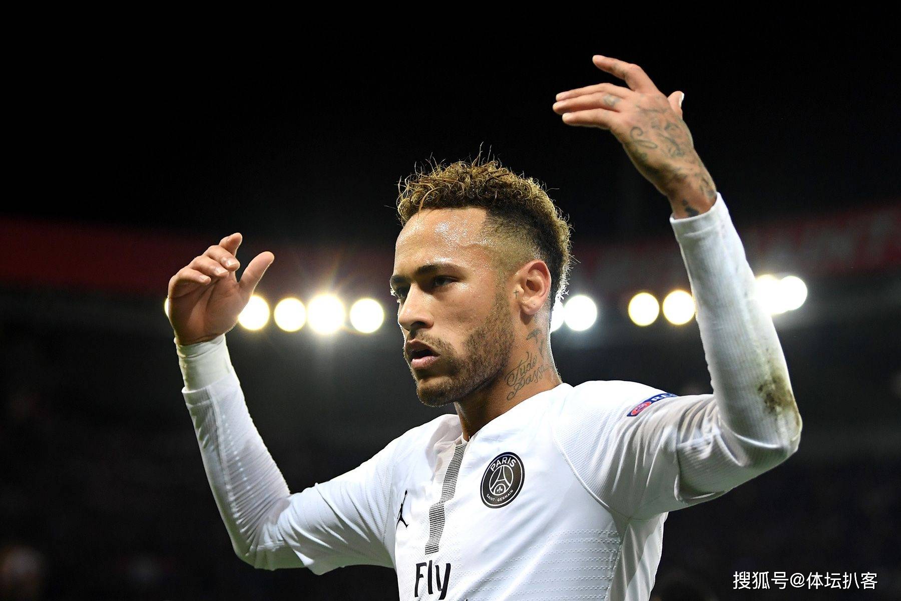 关于内马尔回归赛场,惊险取胜首场状态亮眼,尤文图斯观众沸腾!的信息 关于内马尔回归赛场,惊险取胜首场状态亮眼,尤文图斯观众沸腾!的信息